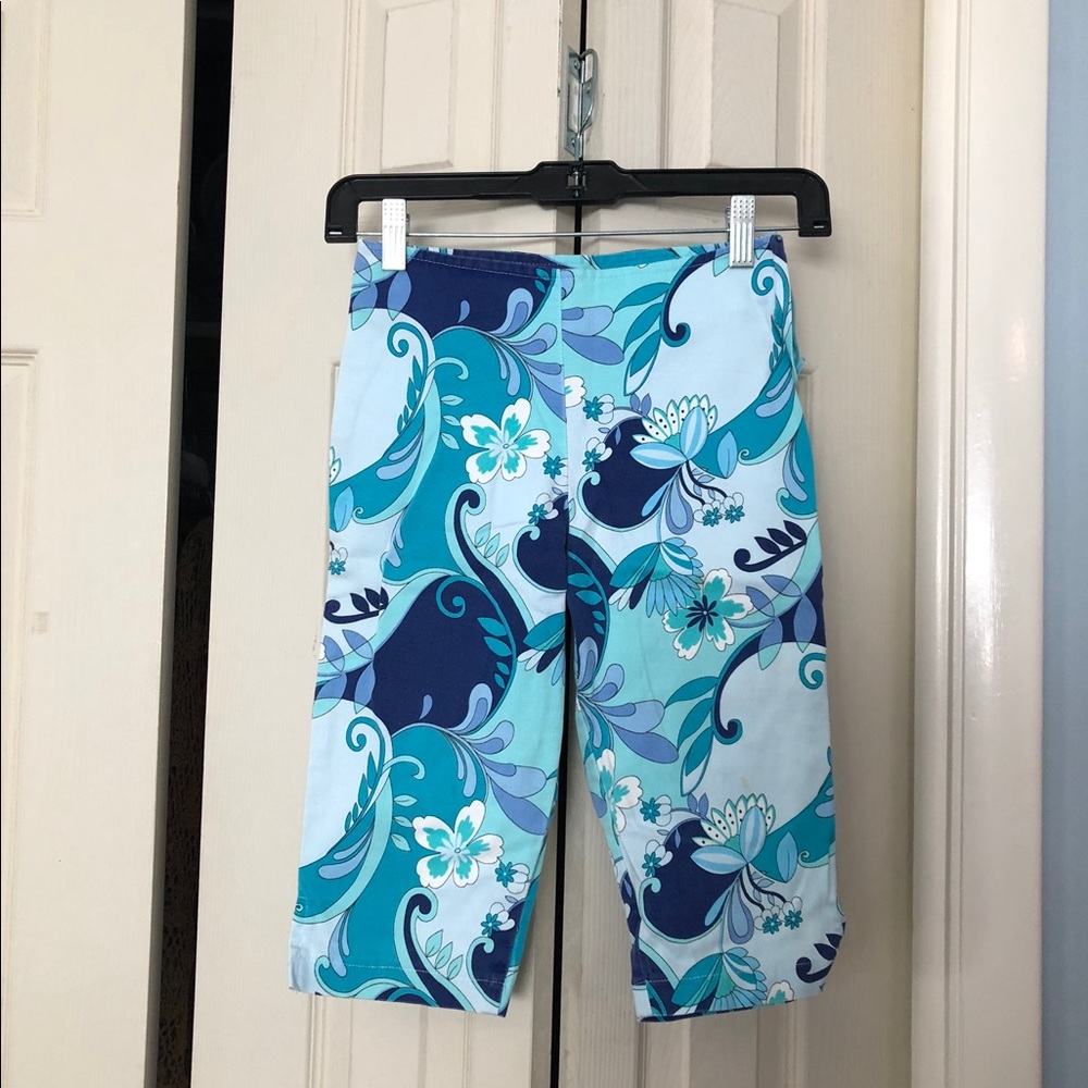 Adorable blue paisley peddle pushers